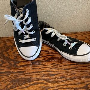 Chuck Taylors Converse All-Star girls black low top size 2